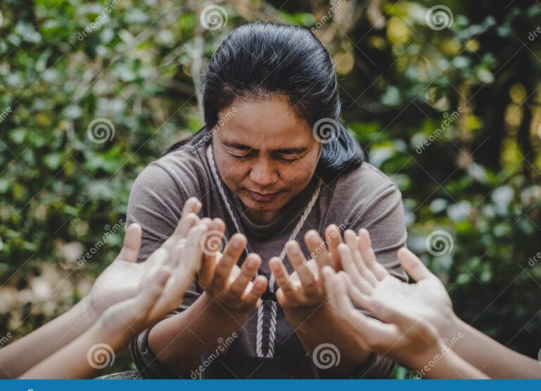 Mujeres de oración: ejemplos destacados en la Biblia