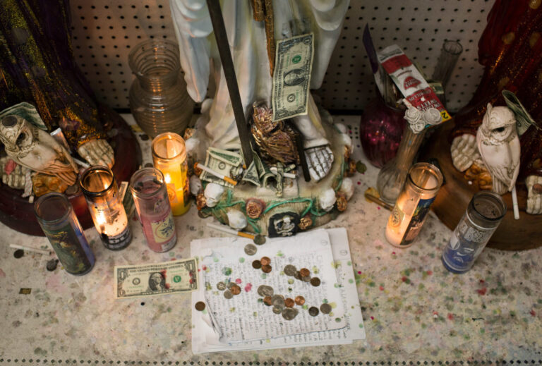 Oración de agradecimiento a la Santa Muerte: Gratitud y devoción
