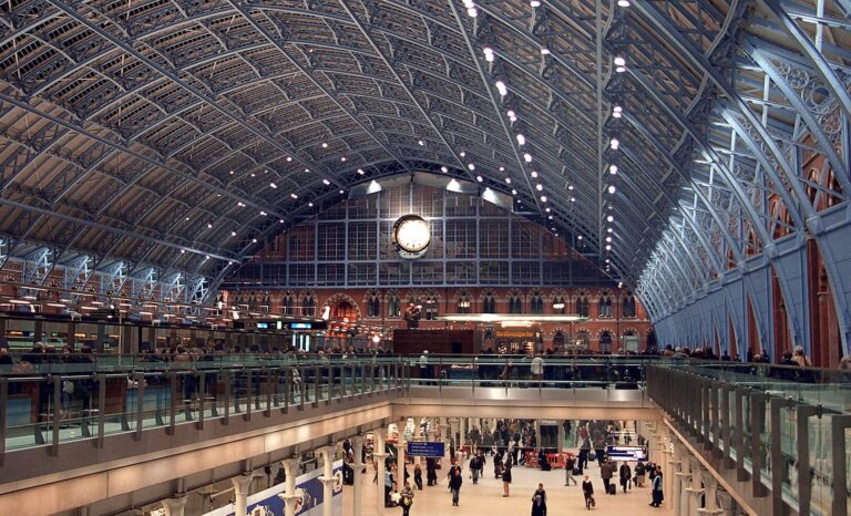 Oración a San Pancracio para problemas económicos y dinero urgente